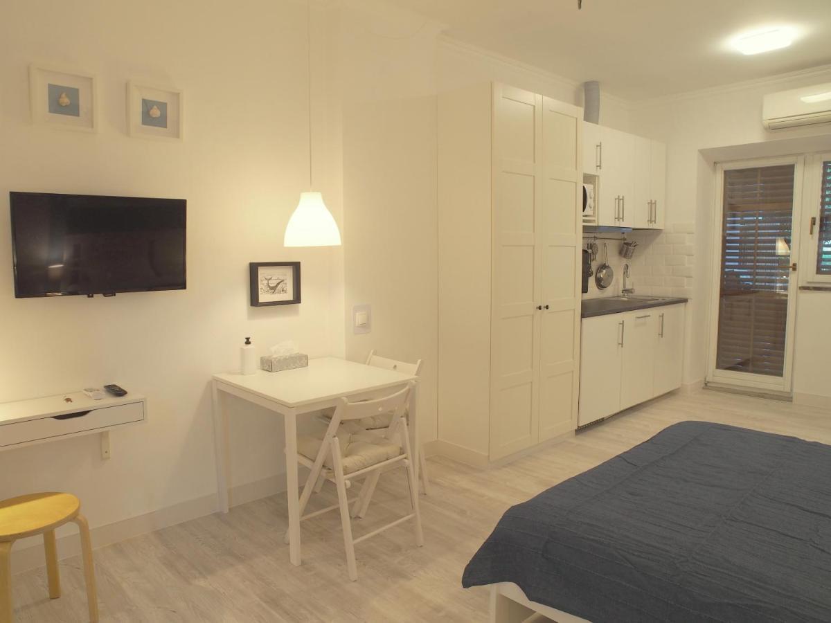 Apartmaji Diversorio Izola Exterior foto